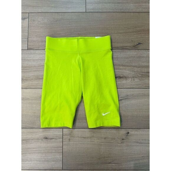 Nike Neon Green Woman's Sportswear Essentials Bike Shorts CZ8526-321 SZ Small S - Picture 1 of 2